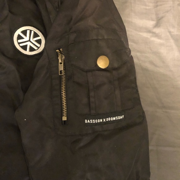 Bomber jacket - Picture 3 of 4
